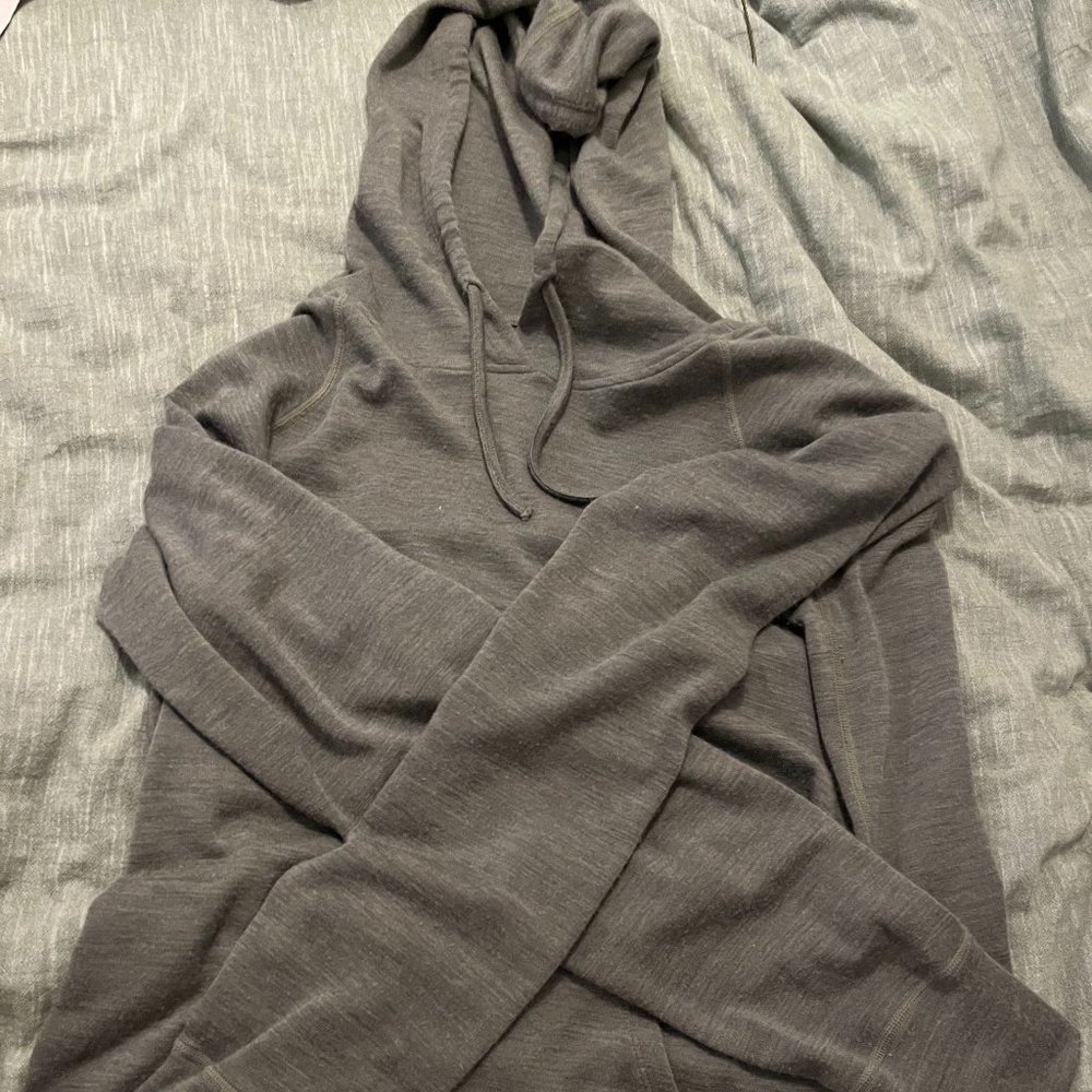 Sloomb Raven hoodie in nettle
